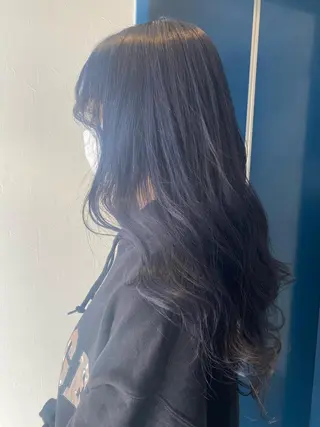ロング 艶•透明感カラー フィーシーのヘアスタイル