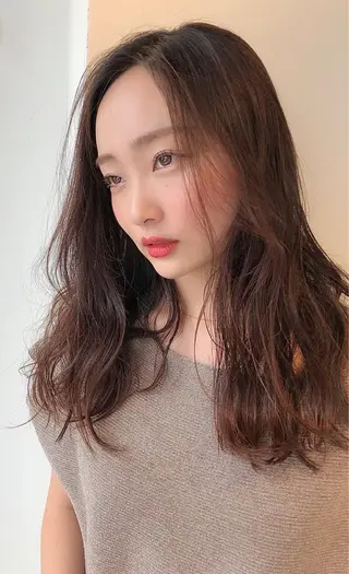 セミロング カラー eins.hair所属・過去一の柔髪ヘア 🌿einshairのヘアスタイル