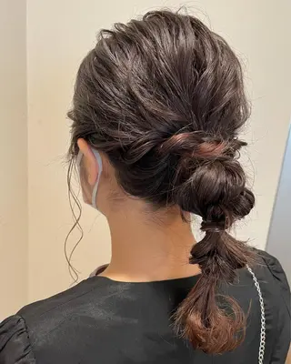 ミディアム ヘアアレンジ サソウ ユリエ🥥のヘアスタイル