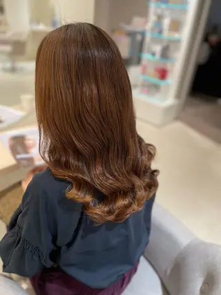 セミロング パーマ CreBiA ten_【クレビアテン】所属・crebia 漢人 美海／レイヤーカットのヘアスタイル