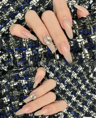 ネイル D-BEAUTY Nailsalonのネイルデザイン