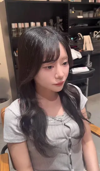 ロング カラー 韓国レイヤーカット 透明感カラー冨田那樹のヘアスタイル