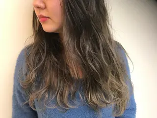 カラー ✨艶ブリーチカラー ✨四ノ宮裕己のヘアスタイル