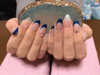 ネイル フラワー ムーンのネイルデザイン