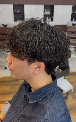 パーマ メンズ 林 侑弥のヘアスタイル