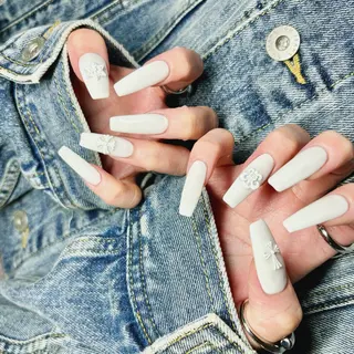 ネイル nail salon Ecrin所属・前島 稀歩のネイルデザイン