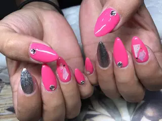 ネイル ガールネイルサロン所属・ガール ネイルサロンのネイルデザイン