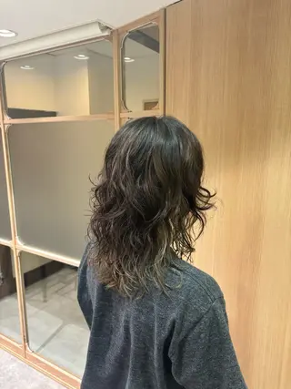 ミディアム パーマ AILERON by mahae所属・エルロン 栢原のヘアスタイル