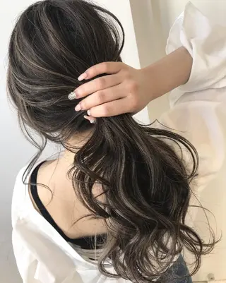 ロング カラー siesta by amble luxeのヘアスタイル