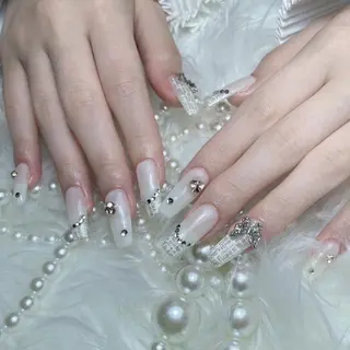 ネイル RAFFINE 月🦋🩵のネイルデザイン