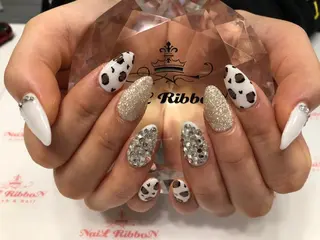 ネイル ネイルリボン 受付スタッフのネイルデザイン