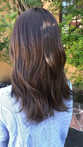 セミロング カラー 川元 汐音のヘアスタイル