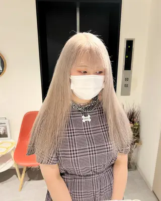 セミロング デザイン🥇複雑履歴 ハイトーン特化のヘアスタイル