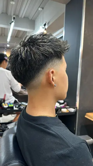 カラー メンズ 律喜/パーマ /メンズ/フェードのヘアスタイル