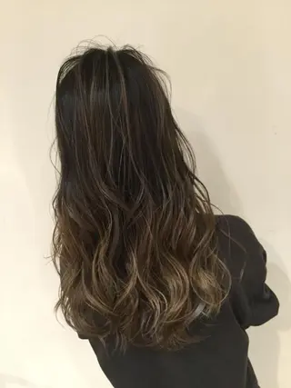 セミロング カラー AMI Hair  supply所属・髪質改善カラー 韓国風レイヤーのヘアスタイル