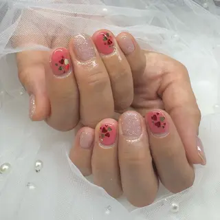 ネイル HARELU北名古屋店所属・ネイリスト Mahoのネイルデザイン