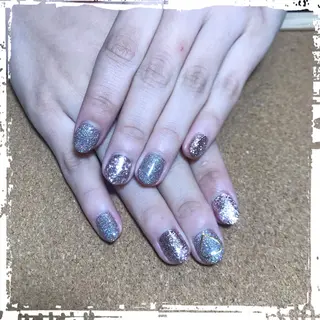 ネイル ECLAT エクラ所属・寺山 千鶴のネイルデザイン