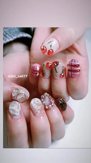 ネイル JINI NAIL所属・ジニ ネイルのネイルデザイン