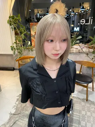 ミディアム カラー 原宿美容師 iLe. tae ハイトーンのヘアスタイル