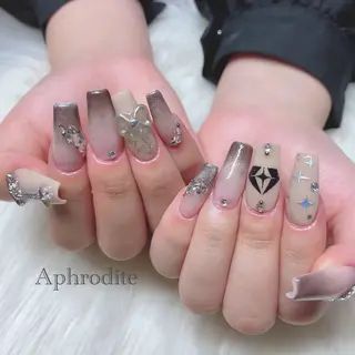 ネイル Aphrodite パラジェル認定サロンのネイルデザイン