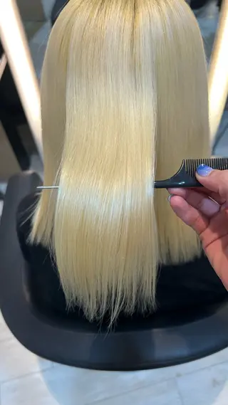 セミロング カラー 有働由良／ハイトーン ／韓国メンズヘアのヘアスタイル