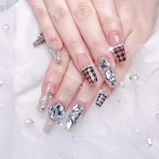 ネイル Queening 🦋のネイルデザイン