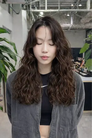 ロング パーマ 小田 晃瑛のヘアスタイル
