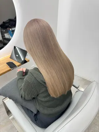 ロング レイヤーカット ベージュ/KANAのヘアスタイル