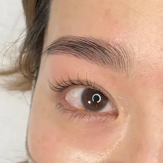 マツエク・マツパ アイブロウ MAUMU eyelash&eyebrow salon所属・𝙈𝙖𝙠𝙤 ꨄ 束感まつ毛 ꨄ北堀江のマツエク・マツパデザイン