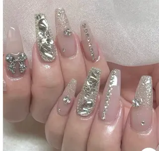 ネイル 長さ出しMORNAIL所属・長出し専門 パーツのネイルデザイン