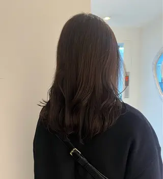 セミロング あやか/ベージュ /透け感カラーのヘアスタイル