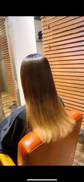 et Douce所属・艶髪／髪質改善／ カワモトヒロトのヘアスタイル