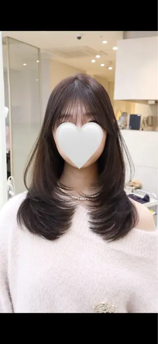 ミディアム 鈴木 彩莉のヘアスタイル
