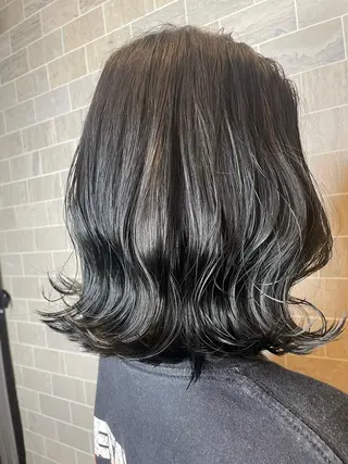 ミディアム 柳井 瑠菜のヘアスタイル