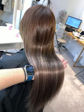 セミロング カラー ベルグロー アルファのヘアスタイル