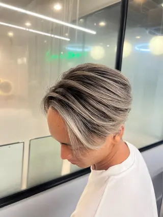 メンズ エクステ/ハイトーン レイヤーHIROのヘアスタイル