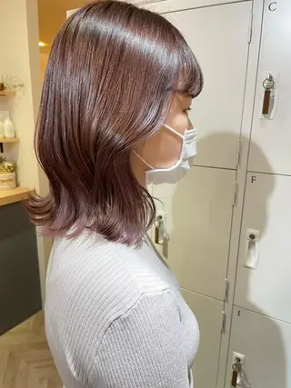 ミディアム カラー akane .のヘアスタイル