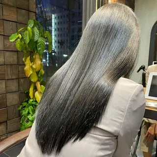 ロング カラー 松木 花鈴のヘアスタイル