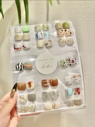 ネイル by laki 🌼TOMOのネイルデザイン