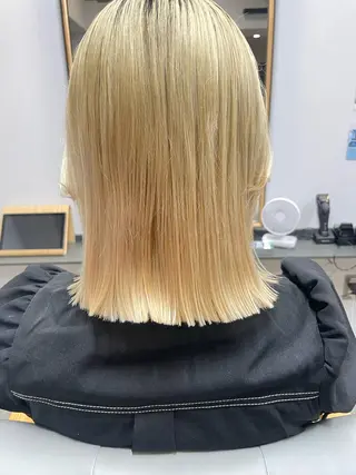 ミディアム Radial 藤澤　志のヘアスタイル