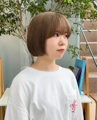 ミディアム カラー 磯　亜由香🌼 ブリーチ/ボブカットのヘアスタイル