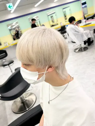 カラー ハイトーンカラー 🦄レイヤーカットのヘアスタイル