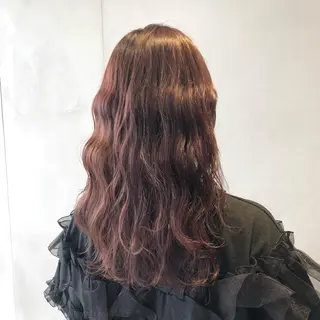 ロング カラー 荒木 依莉亜のヘアスタイル