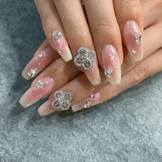 ネイル 黒沢 直子のネイルデザイン