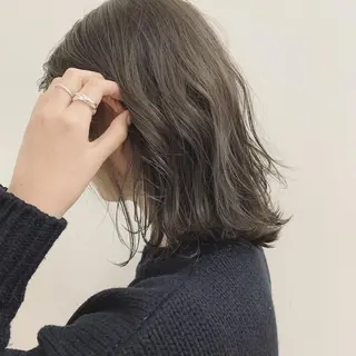 セミロング カラー マツエク・マツパ ハイトーン&暗髪🔥 表参道二刀流マエダのヘアスタイル