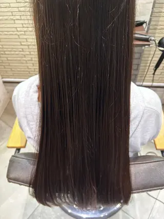 ロング 三浦 笑美のヘアスタイル