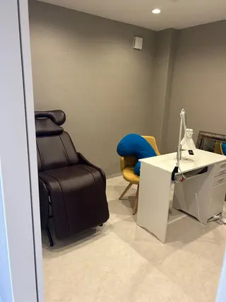 ネイル KONISHI RYUSUKEの眉毛・アイブロウイメージ