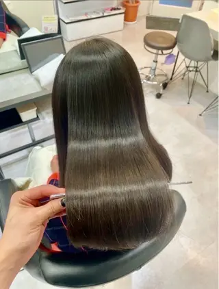 ロング パーマ 🥀髪質改善カラー/ 縮毛矯正🥀ユイキのヘアスタイル