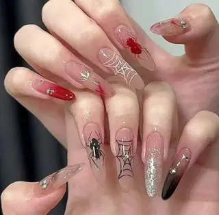 ネイル NiNa ビューティーサロン所属・Ni Naのネイルデザイン