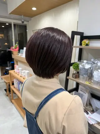 ショート カラー 島 歩那のヘアスタイル
